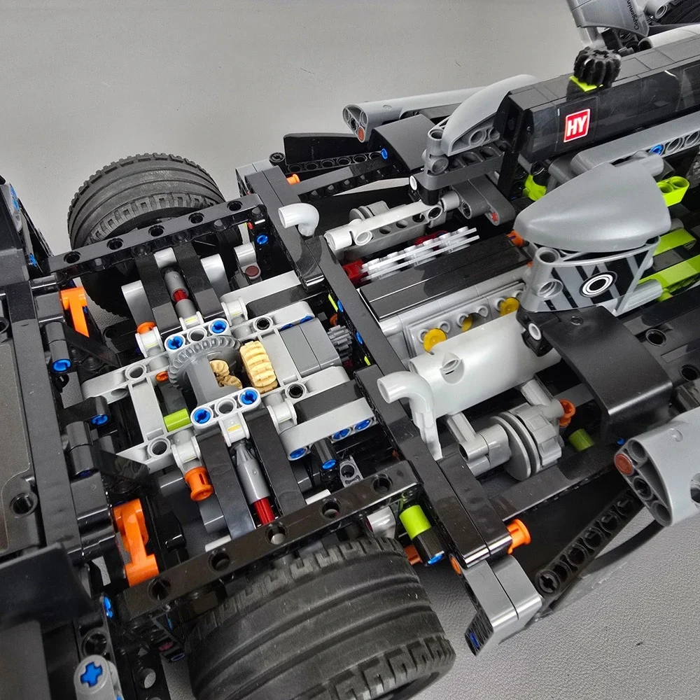 LEGO Technic Peugeot 9X8 24H Le Mans Hybrid Hypercar 42156 Assembled Model 1:10 - Picture 5 of 11